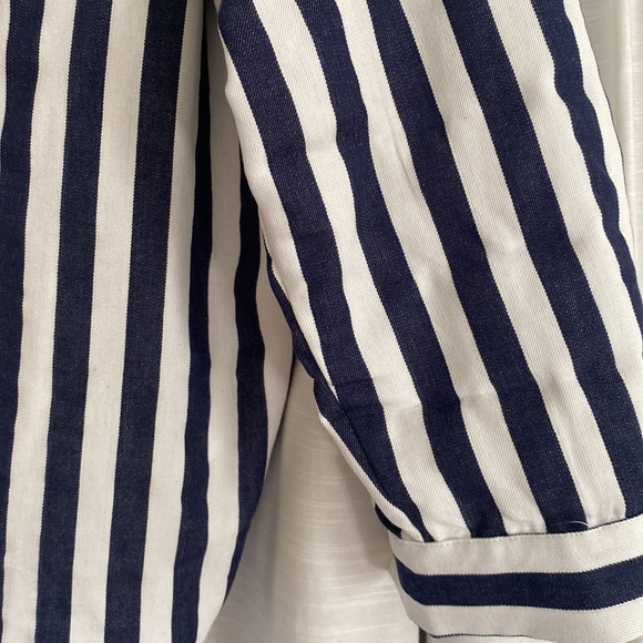 Kittenish Button Down - Picture 3 of 5